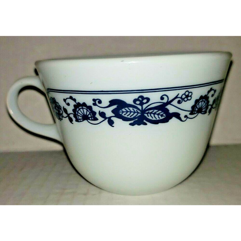 Vintage Pyrex Corning Milk Glass Old Town Blue Onion Coffee Mug Cup MS
